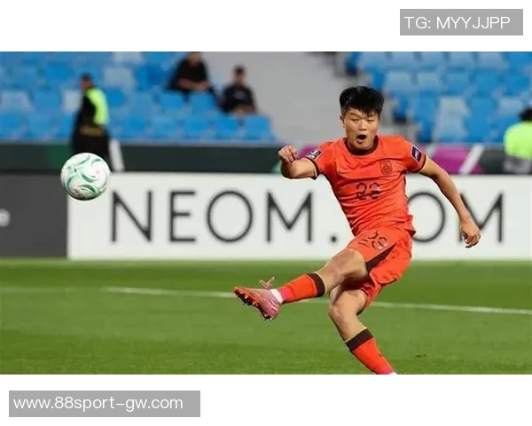 海港官方宣布签约20岁右后卫杨希助力U23国足未来发展