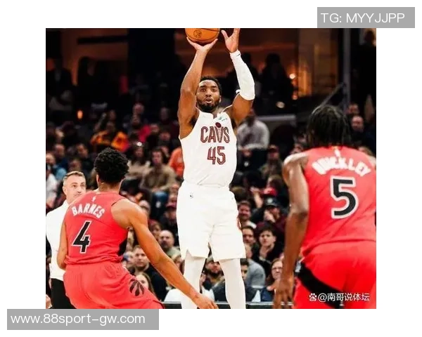 猛龙半场领先骑士13分巴恩斯表现出色米切尔状态低迷仅得8分